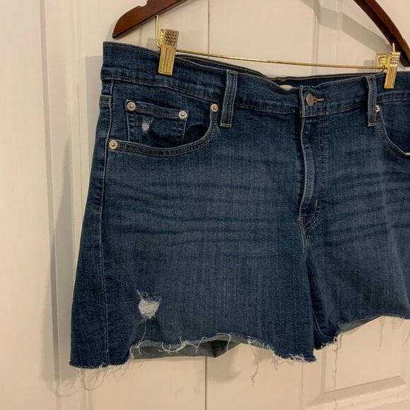 Levi’s Women’s Mid Length Denim Shorts 4 Inch Inseam Size 34 - Picture 2 of 8